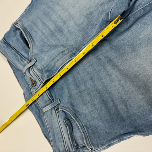 Levi Strauss & Co Light Wash Blue Jeans Denim Shorts - Picture 3 of 9